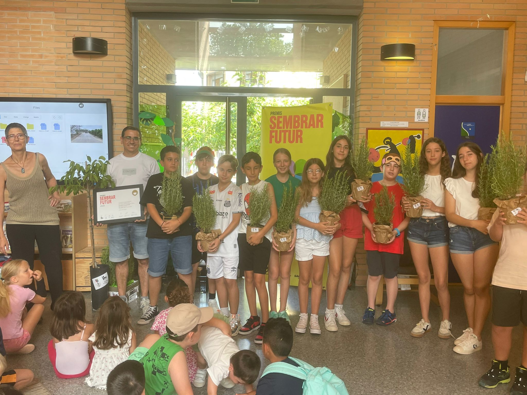 El CRA Ribera Alta de San Joanet recibe un accèssit de Sembrar Futur por su proyecto “Assumirem la veu d’un poble”